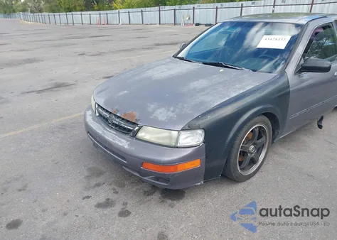 1997 Nissan Maxima Gle/Gxe/Se z USA, uszkodzony, nr VIN JN1CA21D0VT202773